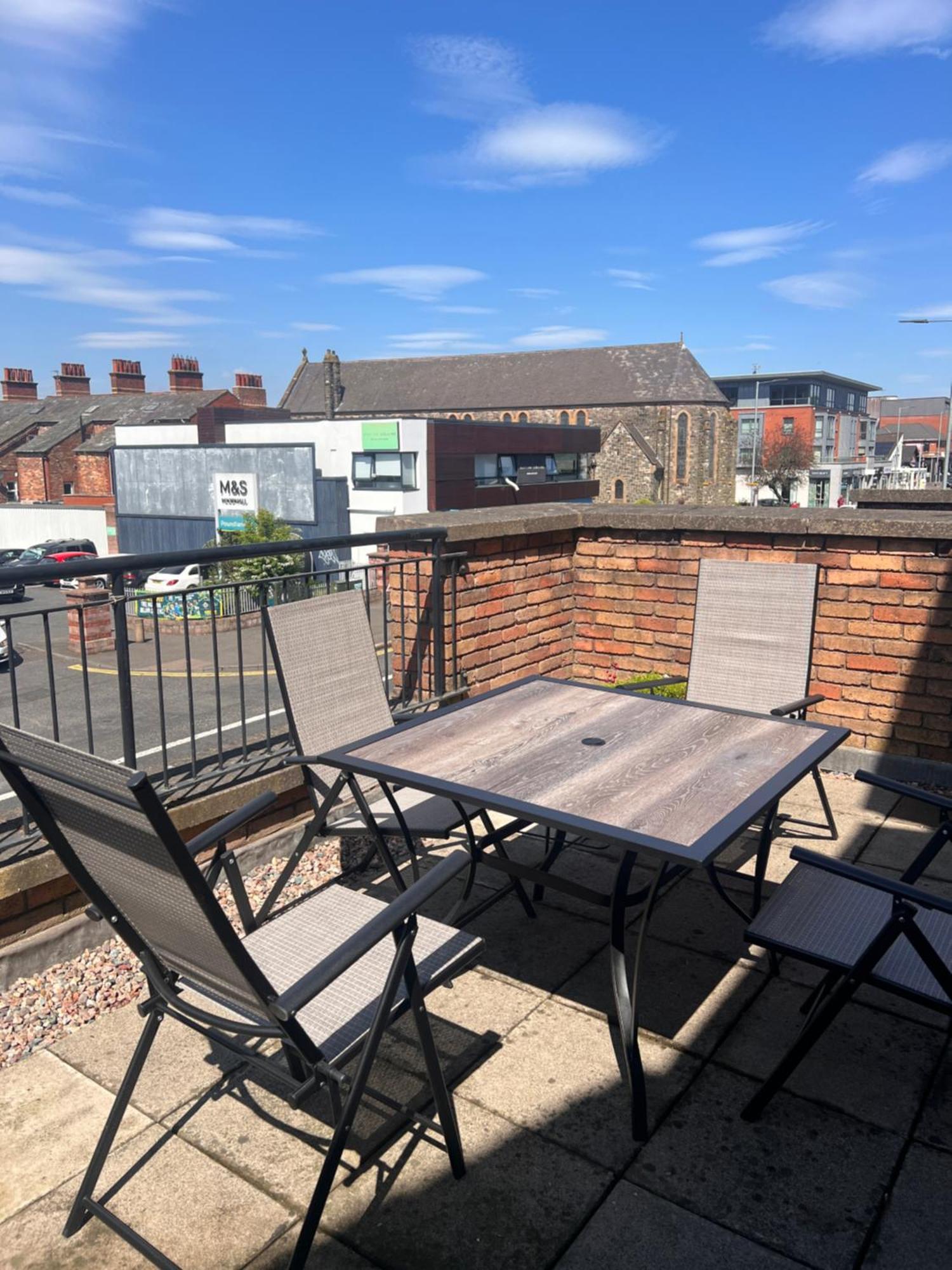 Escape Ordinary In Belfast Appartement Buitenkant foto