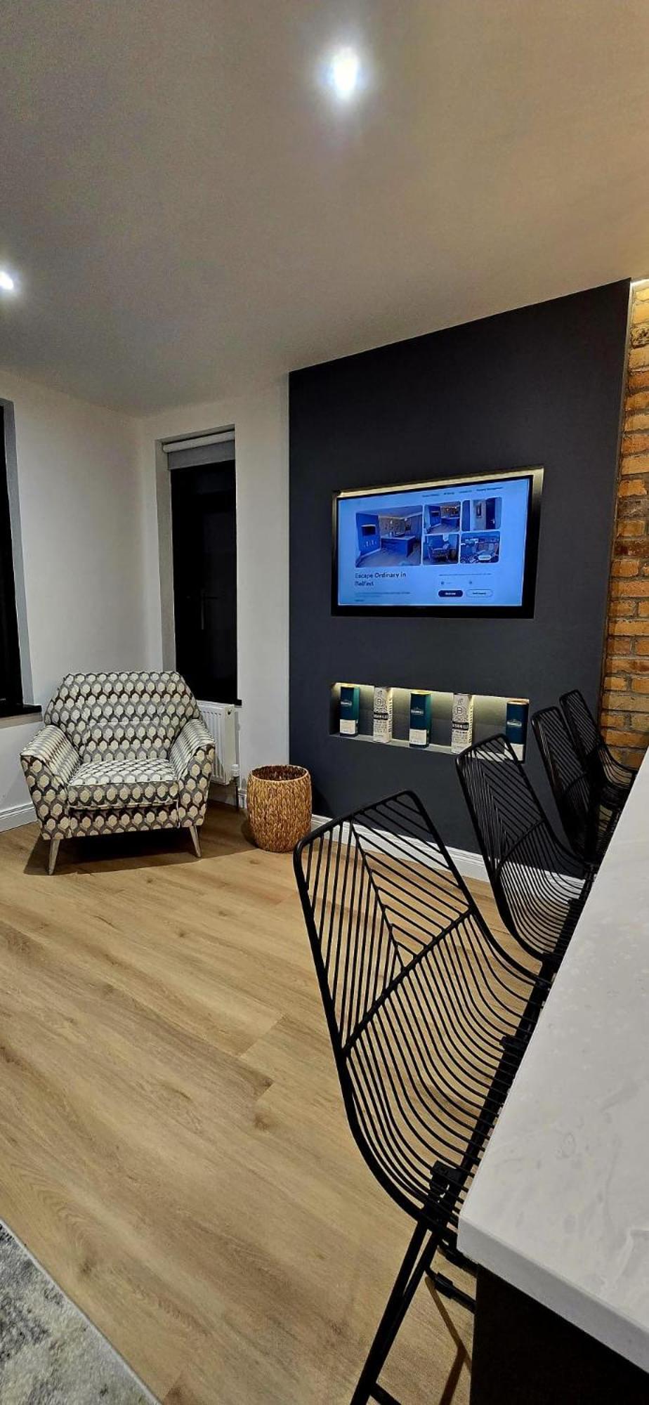 Escape Ordinary In Belfast Appartement Buitenkant foto