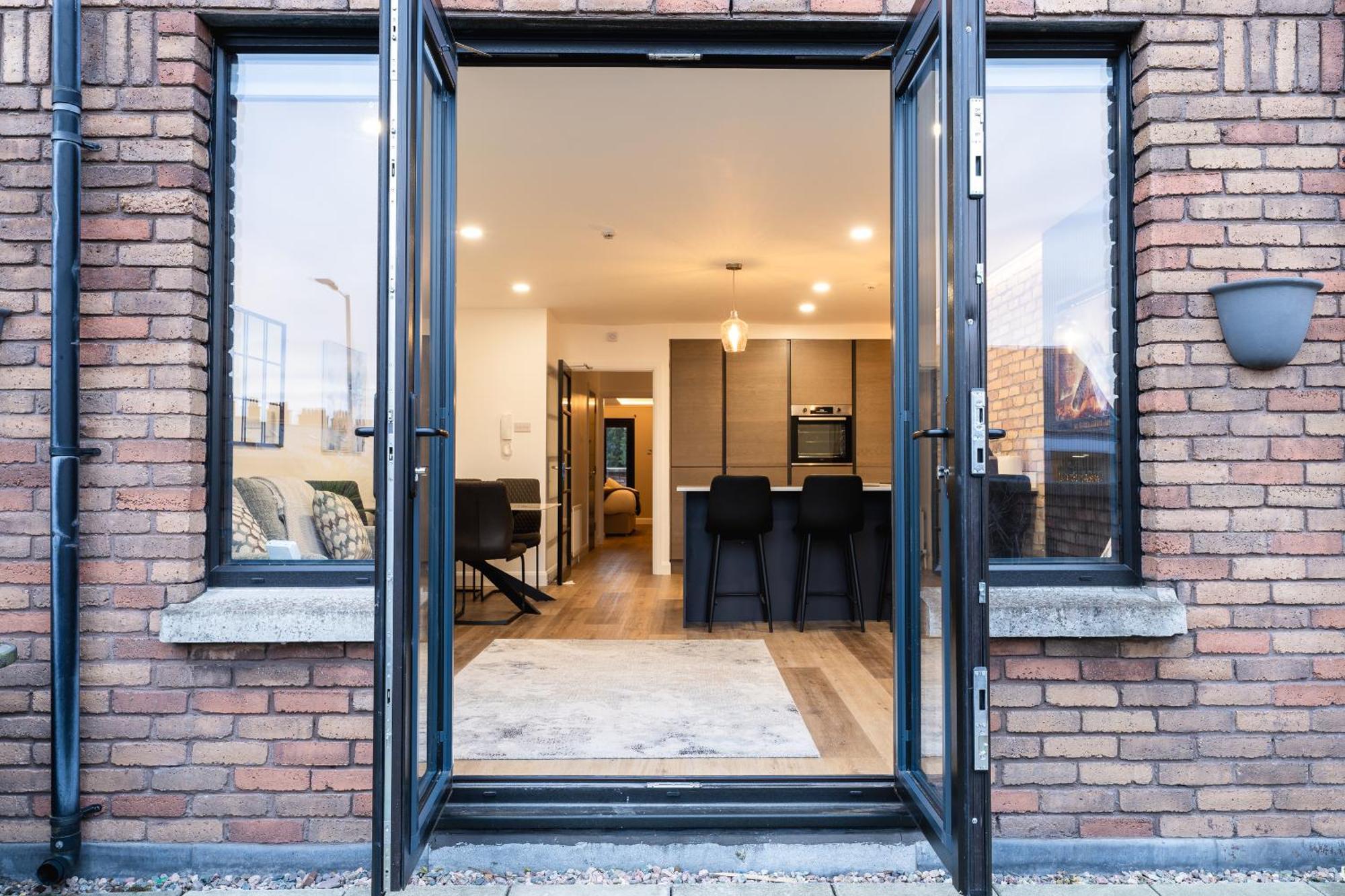 Escape Ordinary In Belfast Appartement Buitenkant foto