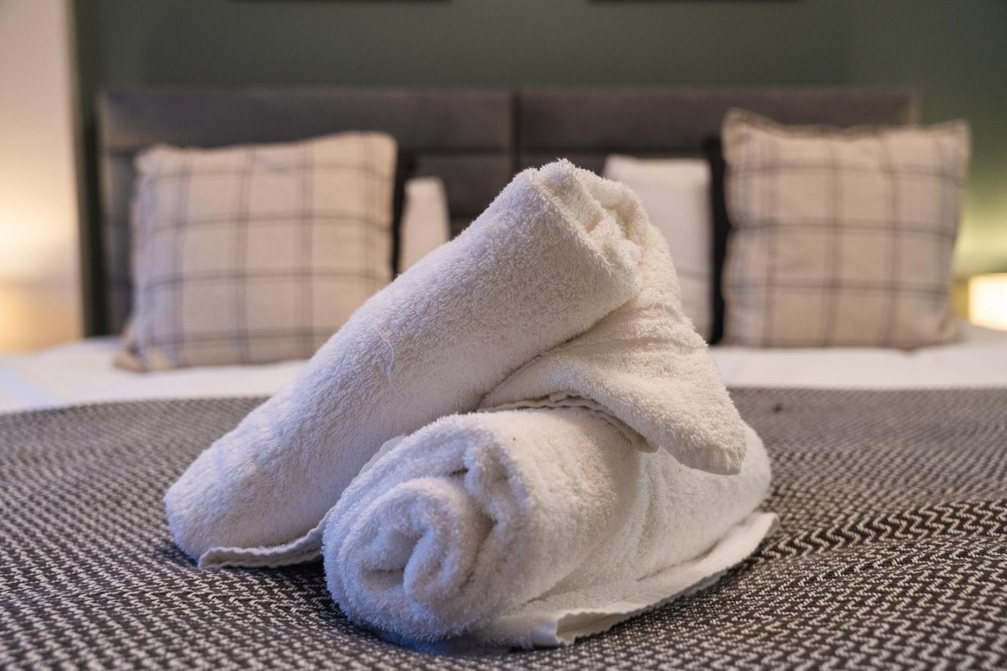 Escape Ordinary In Belfast Appartement Buitenkant foto